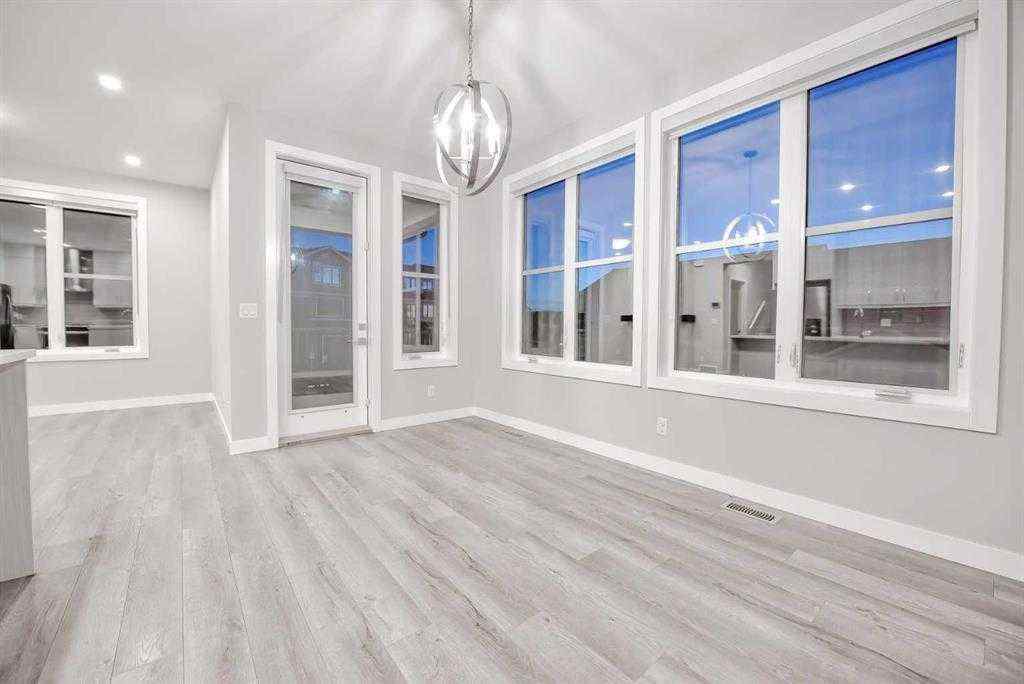 MLS® A2247557 - 917 Crestridge Common SW in Crestmont Calgary, Residential
