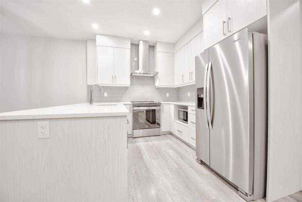 MLS® A2247557 - 917 Crestridge Common SW in Crestmont Calgary, Residential