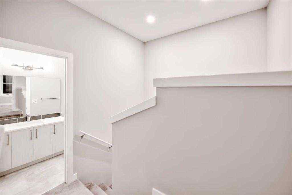 MLS® A2247557 - 917 Crestridge Common SW in Crestmont Calgary, Residential