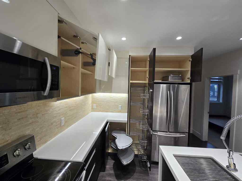 MLS® A2247558 - Unit #203 108 13 Avenue NE in Crescent Heights Calgary, Residential