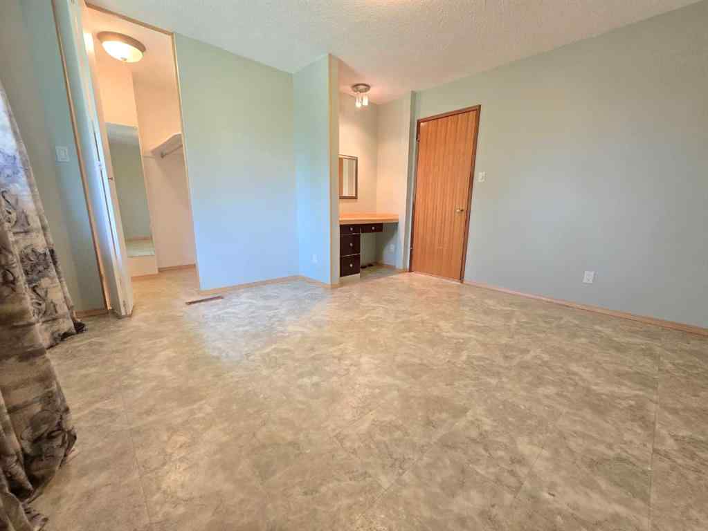 MLS® A2247563 - 5510 50 Street  in NONE Berwyn, Residential