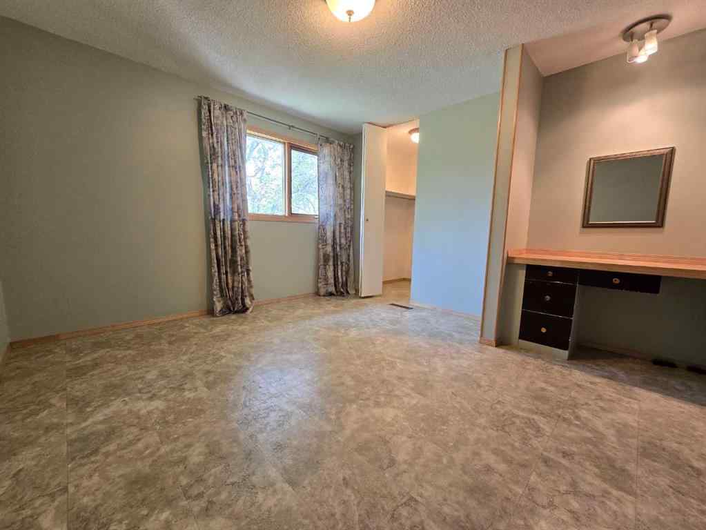 MLS® A2247563 - 5510 50 Street  in NONE Berwyn, Residential