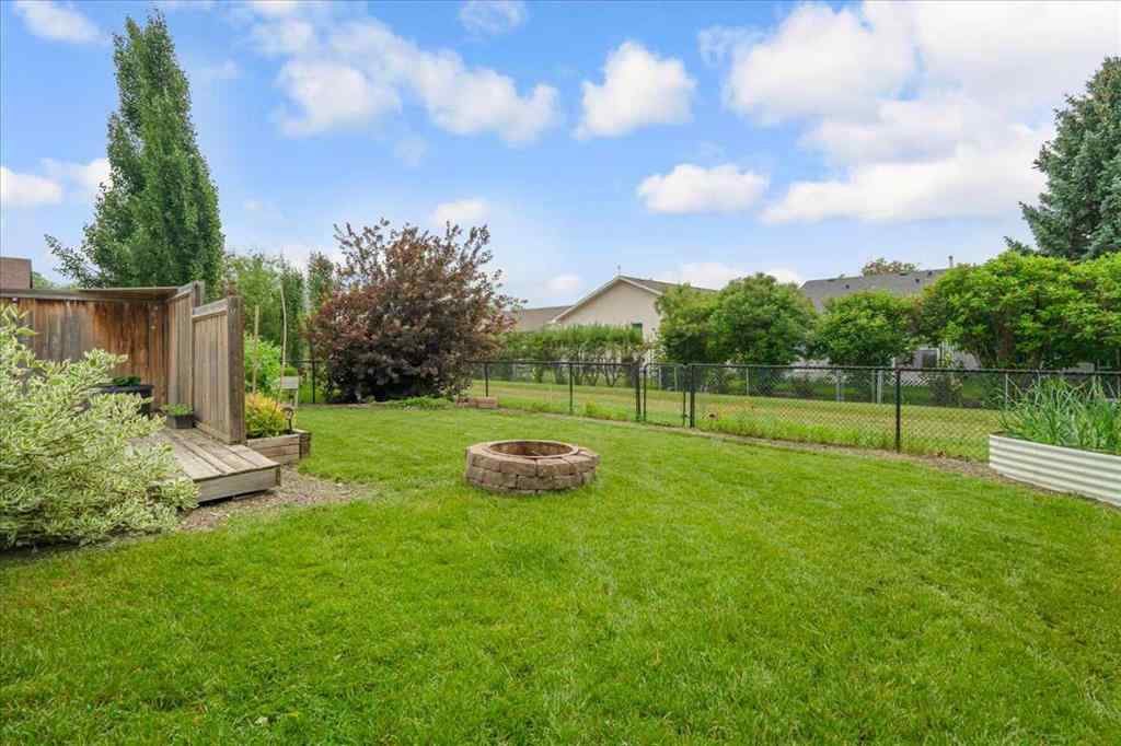 MLS® A2247564 - 1617 High Park Drive NW in Highwood Village High River, Residential
