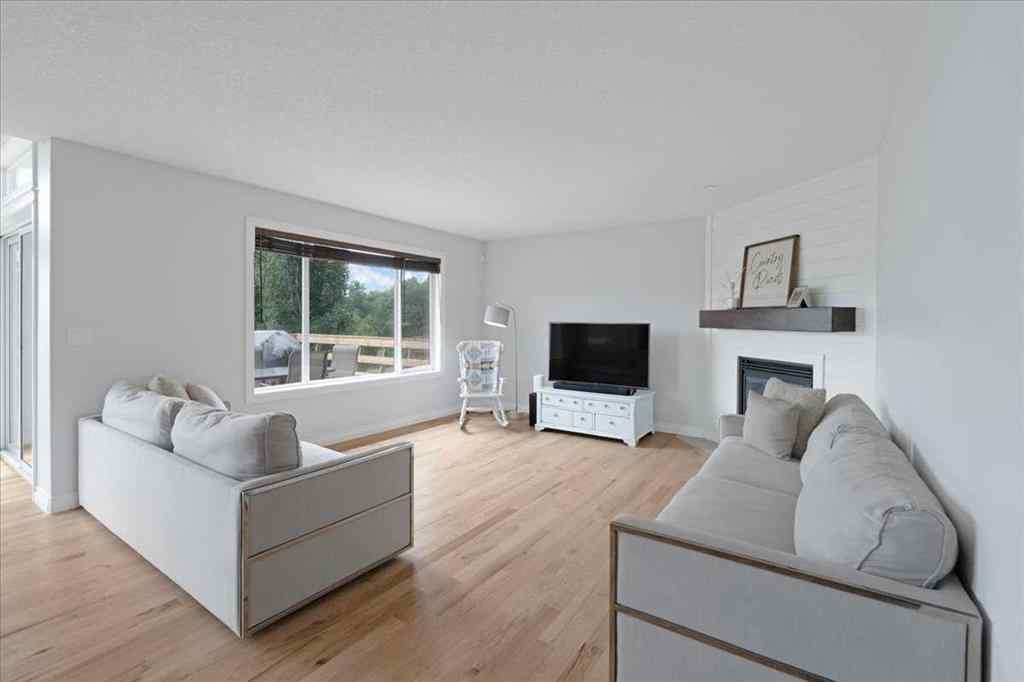 MLS® A2247564 - 1617 High Park Drive NW in Highwood Village High River, Residential