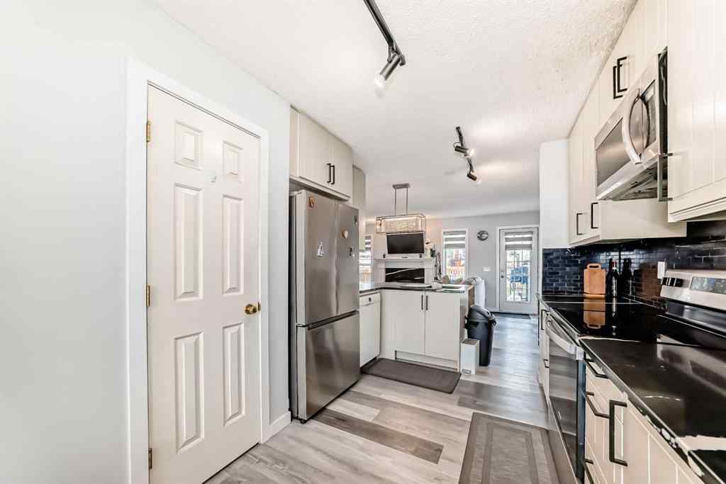 MLS® A2247567 - 85 Hidden Ranch Hill NW in Hidden Valley Calgary, Residential