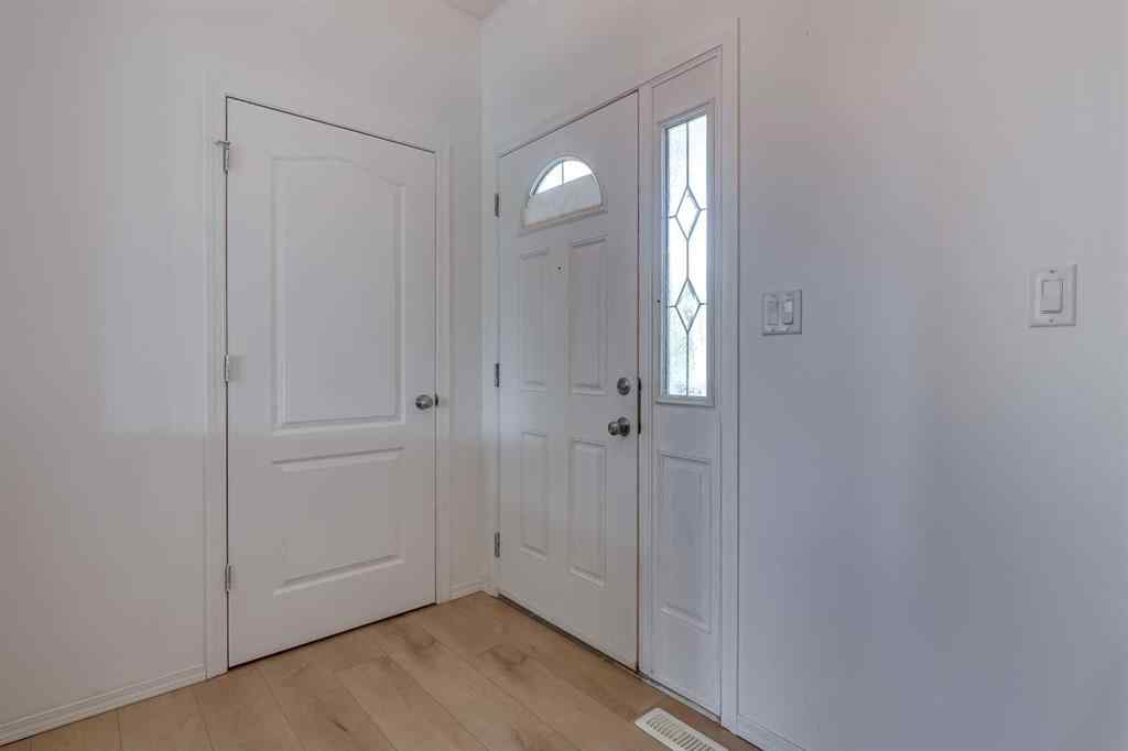 MLS® A2247578 - 14 VOLD Close  in Vanier East Red Deer, Residential
