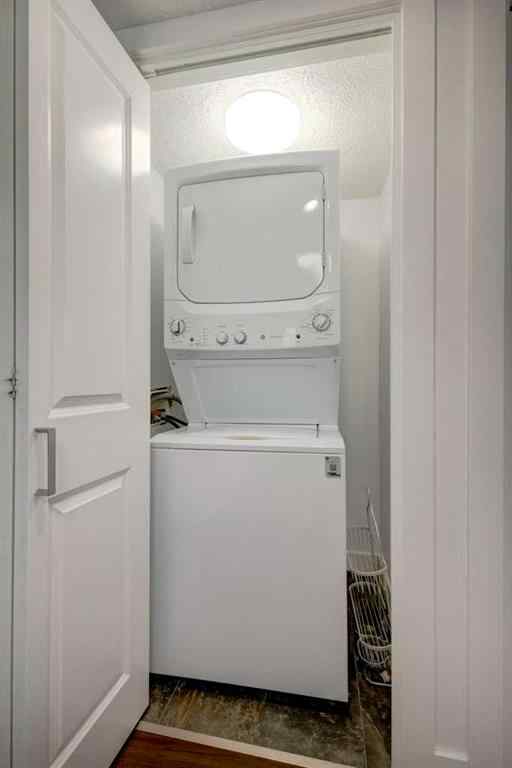MLS® A2247580 - 3105 A & B, 3017 A & B 38 Street SW in Glenbrook Calgary, Residential
