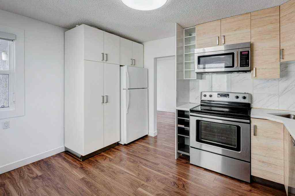 MLS® A2247580 - 3105 A & B, 3017 A & B 38 Street SW in Glenbrook Calgary, Residential