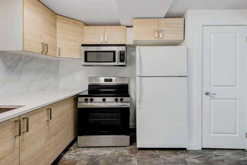 MLS® A2247580 - 3105 A & B, 3017 A & B 38 Street SW in Glenbrook Calgary, Residential