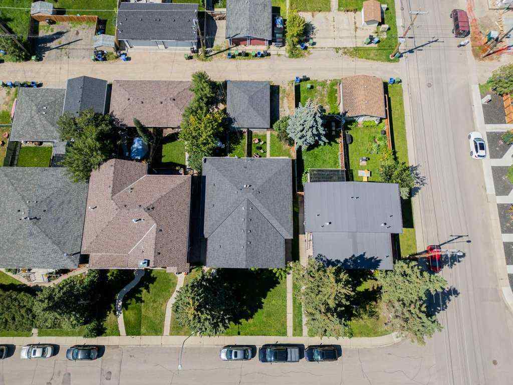 MLS® A2247580 - 3105 A & B, 3017 A & B 38 Street SW in Glenbrook Calgary, Residential