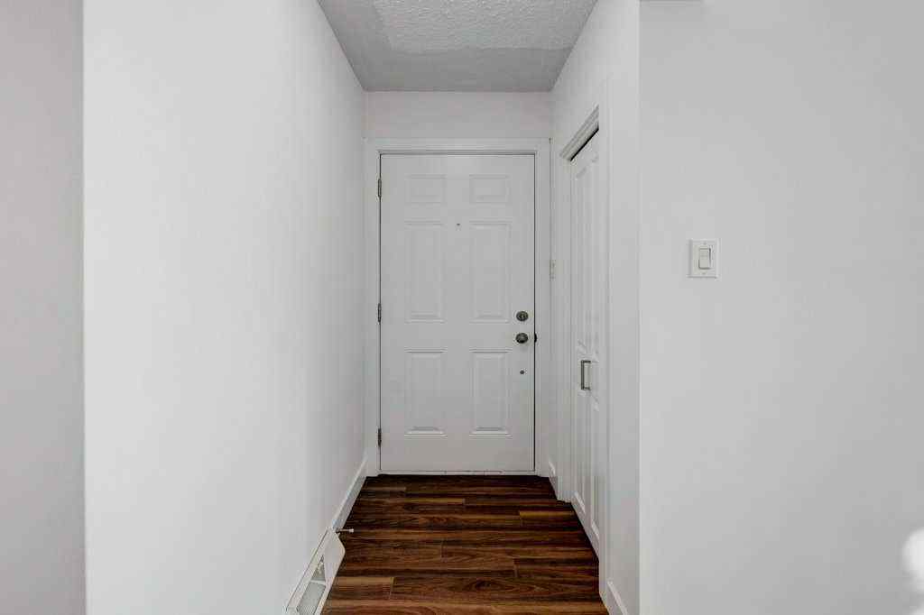 MLS® A2247580 - 3105 A & B, 3017 A & B 38 Street SW in Glenbrook Calgary, Residential