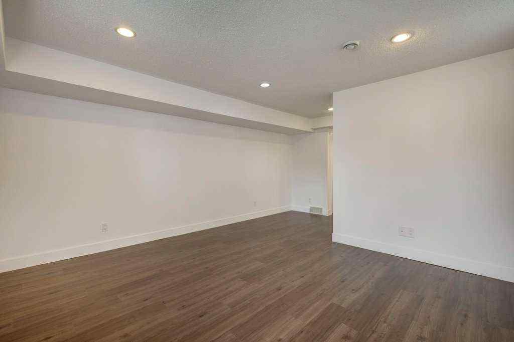 MLS® A2247580 - 3105 A & B, 3017 A & B 38 Street SW in Glenbrook Calgary, Residential