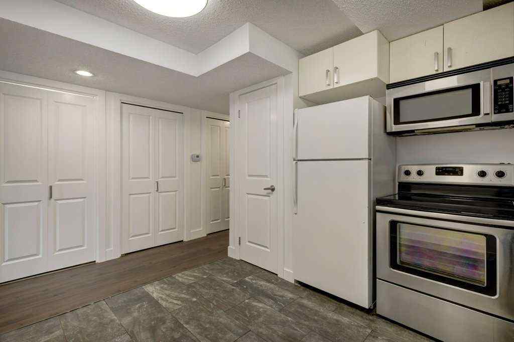 MLS® A2247580 - 3105 A & B, 3017 A & B 38 Street SW in Glenbrook Calgary, Residential