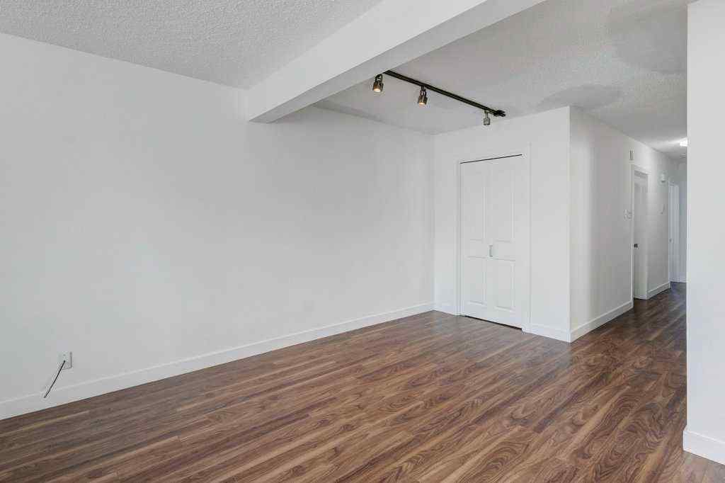 MLS® A2247580 - 3105 A & B, 3017 A & B 38 Street SW in Glenbrook Calgary, Residential
