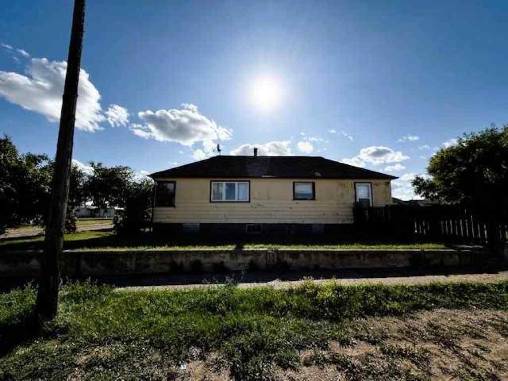 MLS® A2247584 - 5040 51 Street  in NONE Hardisty, Residential