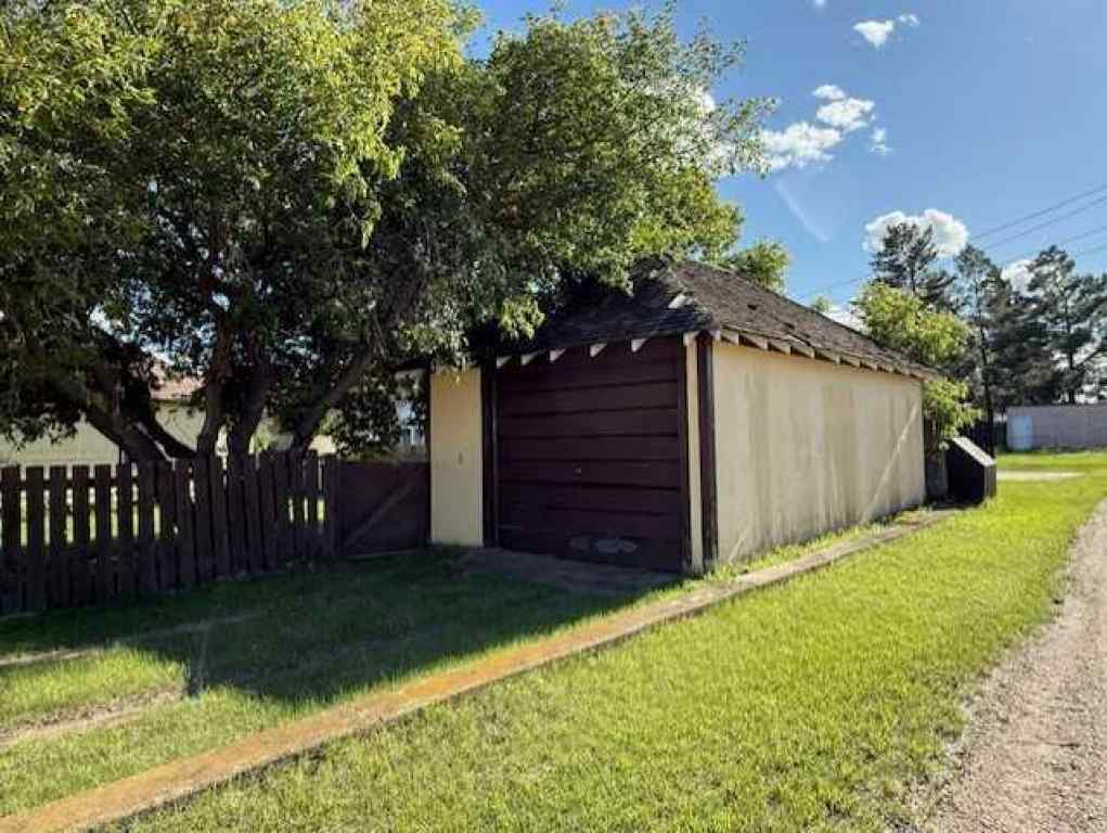 MLS® A2247584 - 5040 51 Street  in NONE Hardisty, Residential