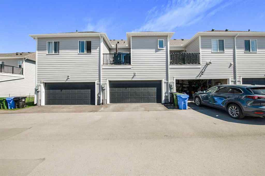 MLS® A2247600 - 19627 Sheriff King Street SW in Yorkville Calgary, Residential