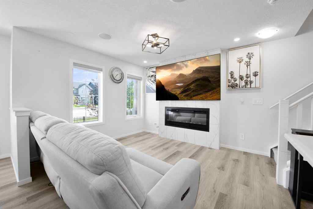 MLS® A2247600 - 19627 Sheriff King Street SW in Yorkville Calgary, Residential