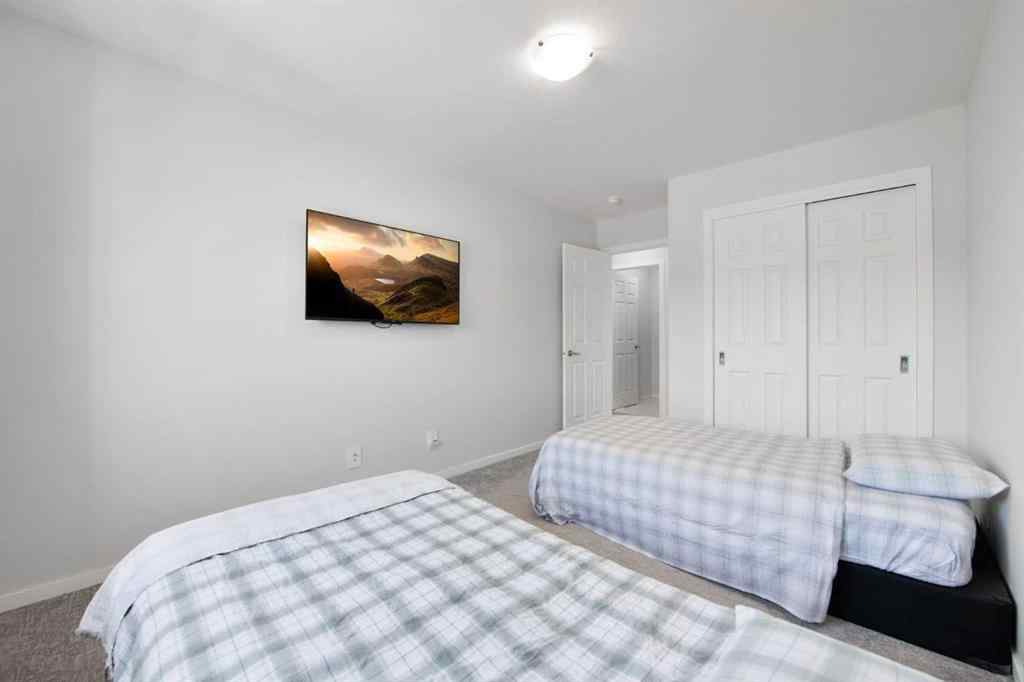 MLS® A2247600 - 19627 Sheriff King Street SW in Yorkville Calgary, Residential
