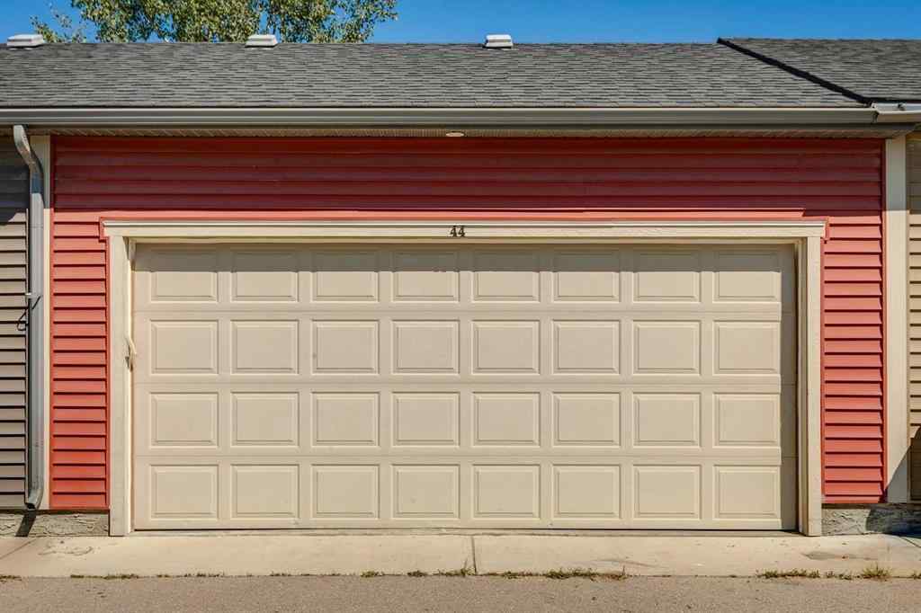 MLS® A2247610 - 44 Sunvalley Road  in Sunset Ridge Cochrane, Residential
