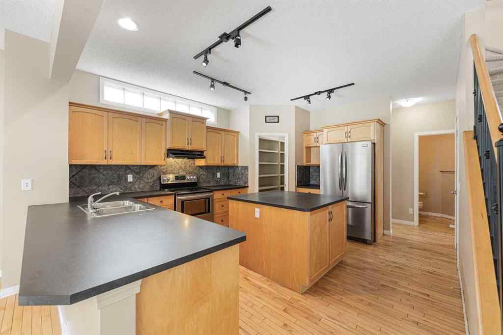MLS® A2247613 - 72 Rockyledge Crescent NW in Rocky Ridge Calgary, Residential