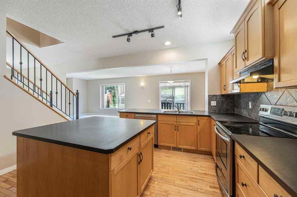 MLS® A2247613 - 72 Rockyledge Crescent NW in Rocky Ridge Calgary, Residential
