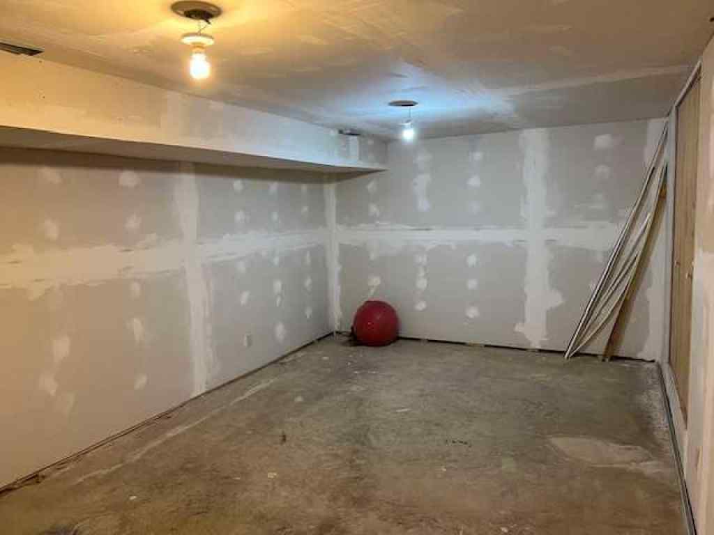 MLS® A2247630 - 118 Alberta Avenue  in NONE Halkirk, Residential