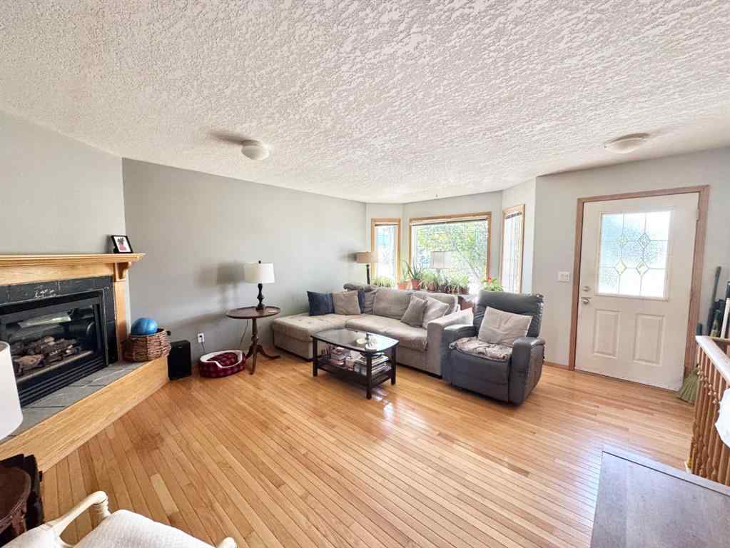 MLS® A2247632 - Unit #7 4920 53 Avenue   in NONE Whitecourt, Residential