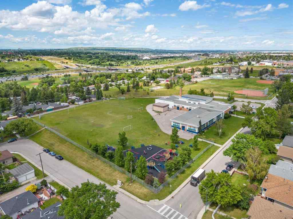MLS® A2247634 - 1243 19 Street NE in Mayland Heights Calgary, Residential