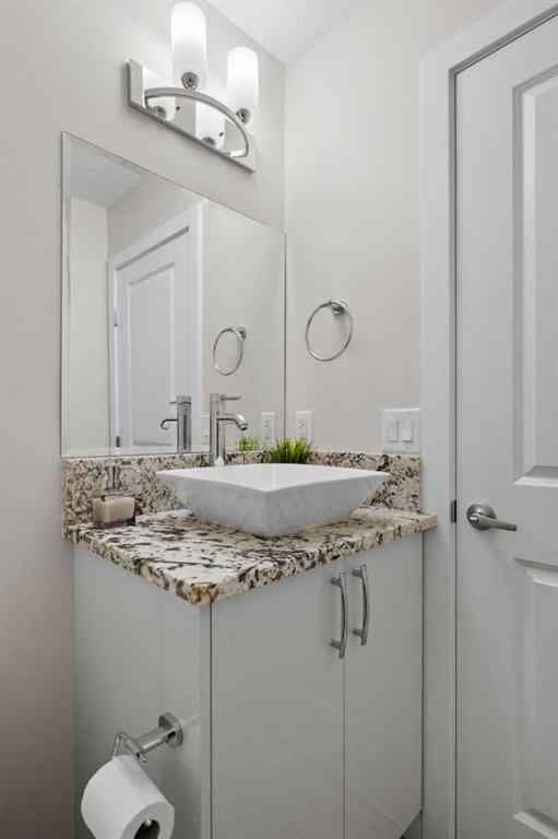 MLS® A2247634 - 1243 19 Street NE in Mayland Heights Calgary, Residential