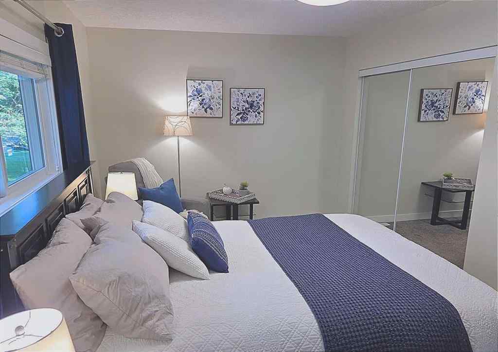 MLS® A2247634 - 1243 19 Street NE in Mayland Heights Calgary, Residential