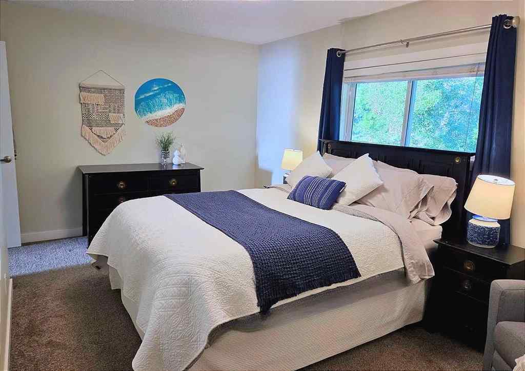 MLS® A2247634 - 1243 19 Street NE in Mayland Heights Calgary, Residential