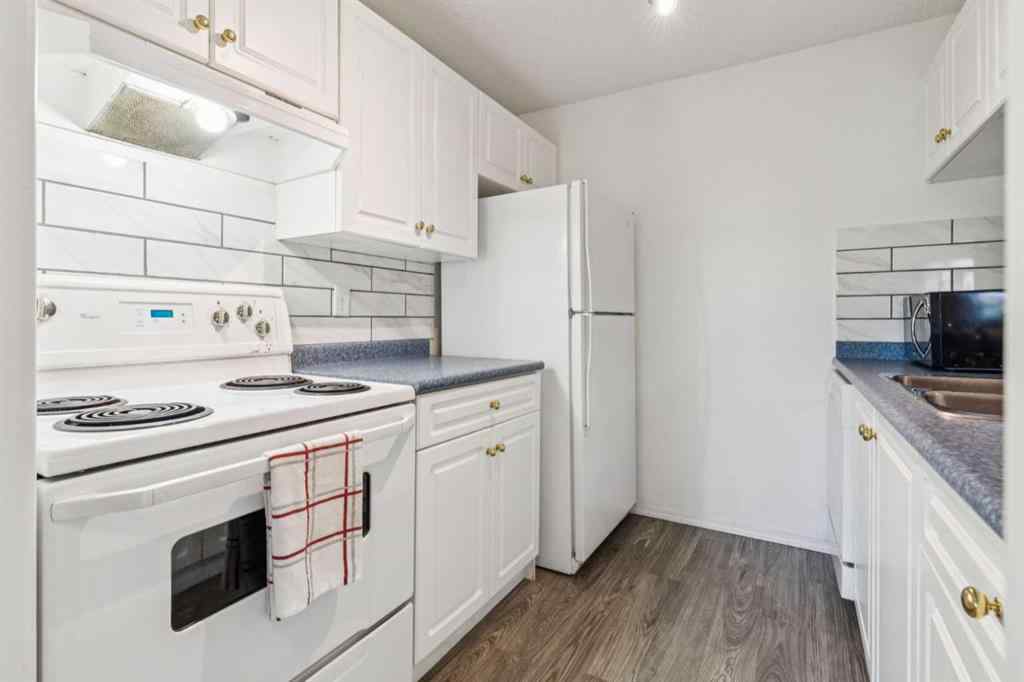 MLS® A2247642 - 2305 Millrise Point SW in Millrise Calgary, Residential