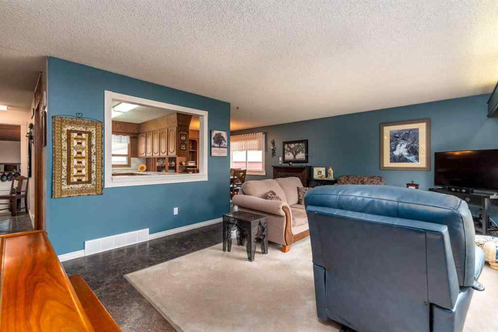 MLS® A2247648 - 5732 47 Street  in West Lloydminster Lloydminster, Residential