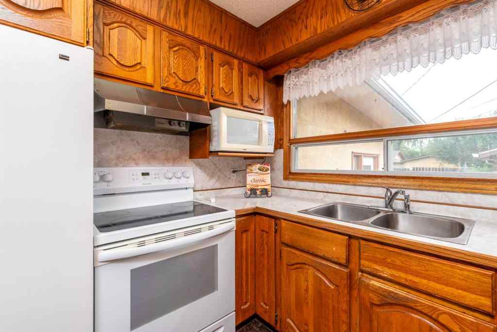 MLS® A2247648 - 5732 47 Street  in West Lloydminster Lloydminster, Residential
