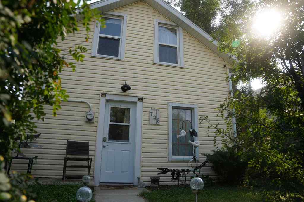 MLS® A2247658 - 725 2 Avenue W in Downtown Drumheller, Residential