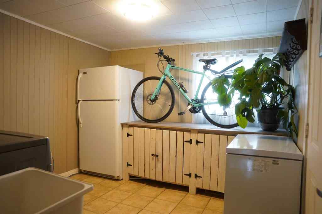 MLS® A2247658 - 725 2 Avenue W in Downtown Drumheller, Residential