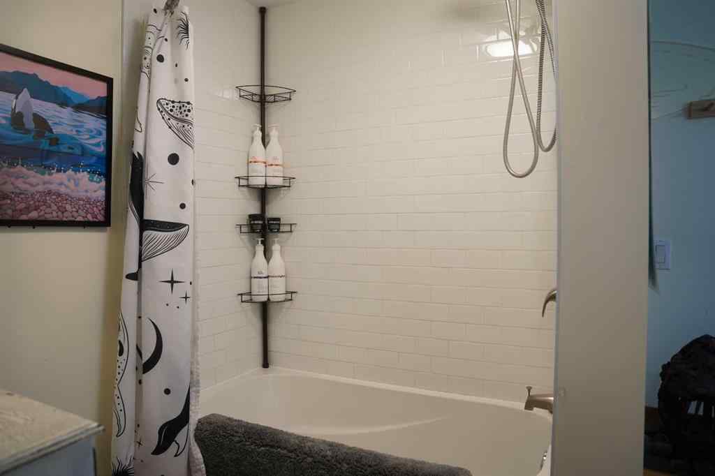 MLS® A2247658 - 725 2 Avenue W in Downtown Drumheller, Residential