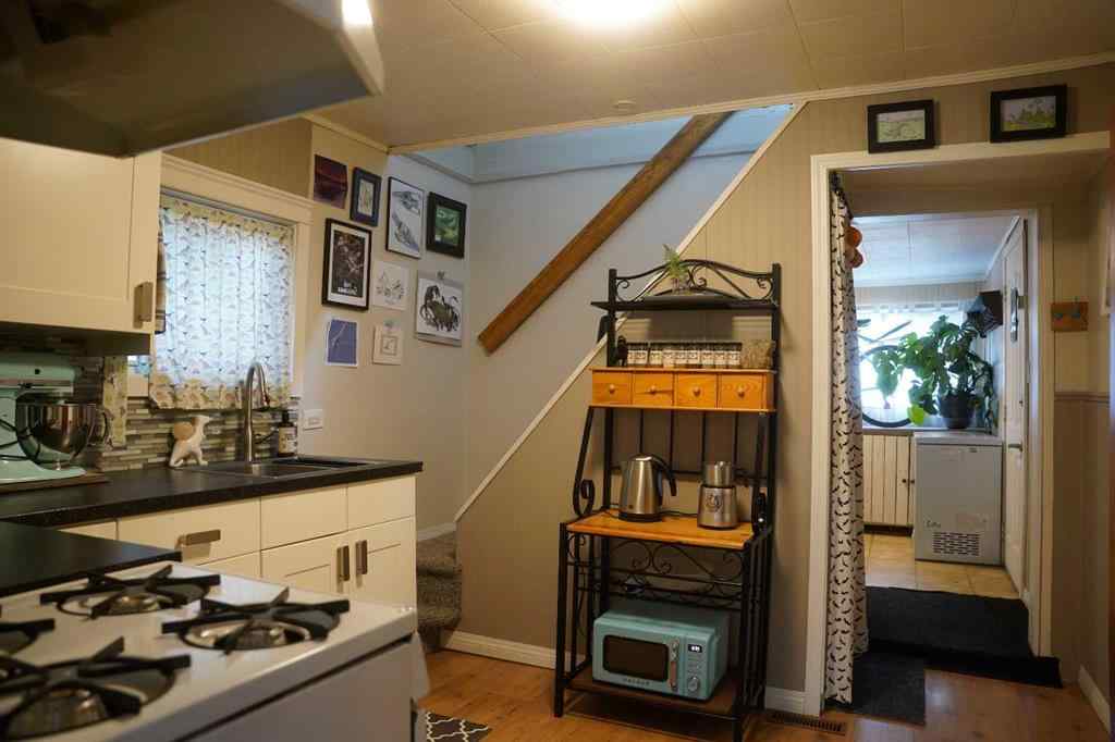 MLS® A2247658 - 725 2 Avenue W in Downtown Drumheller, Residential