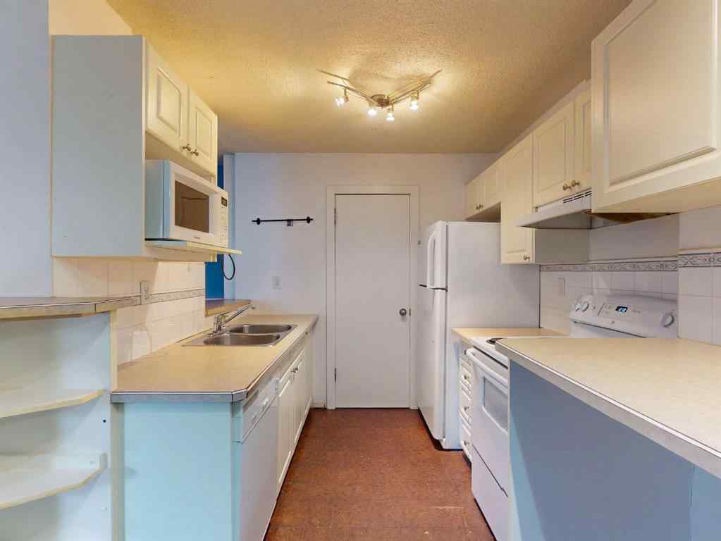 MLS® A2247669 - Unit #301 715 15 Avenue SW in Beltline Calgary, Residential