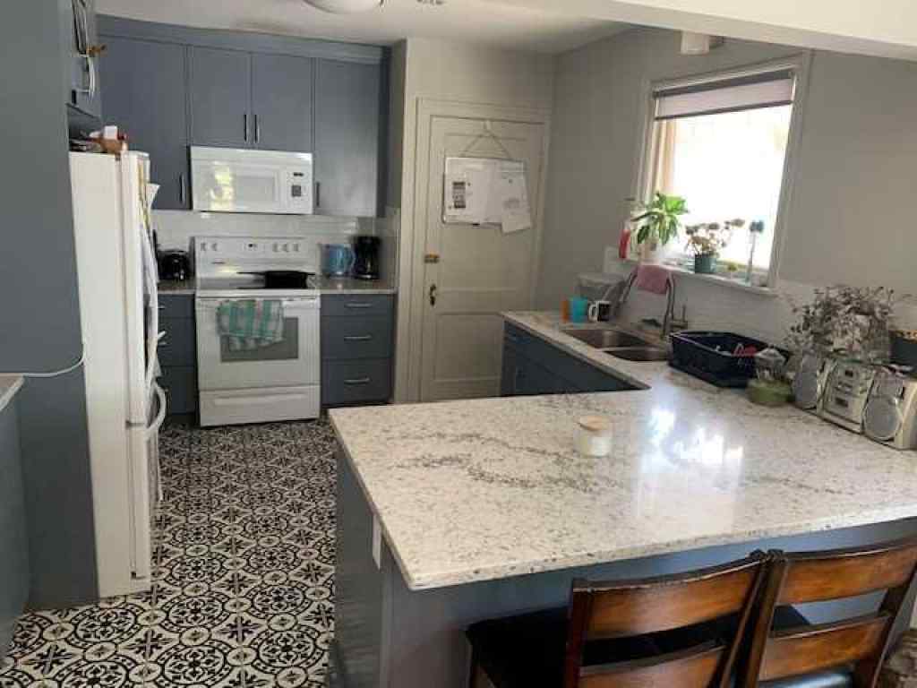 MLS® A2247678 - 1266 4 Avenue S in London Road Lethbridge, Residential