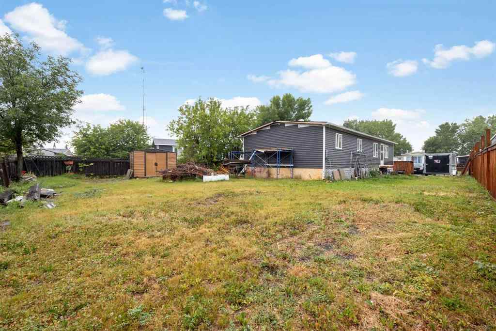 MLS® A2247684 - 136 Greenbriar Bay  in Gregoire Park Fort McMurray, Residential