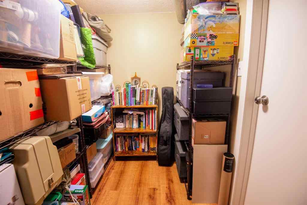 MLS® A2247700 - 942 Willow Street  in NONE Pincher Creek, Residential