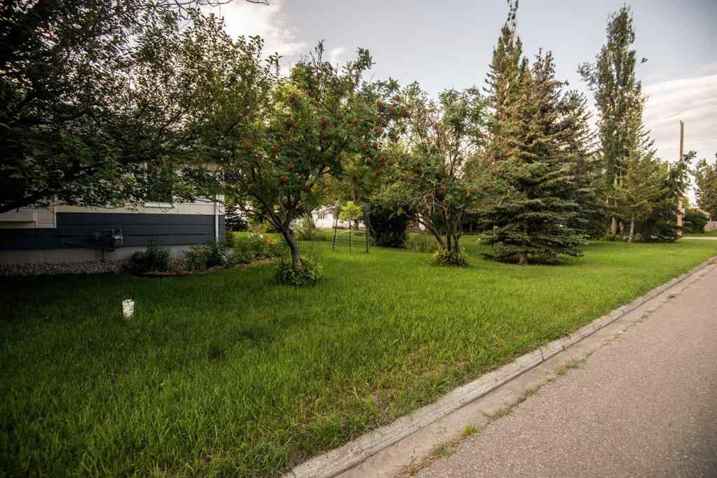 MLS® A2247700 - 942 Willow Street  in NONE Pincher Creek, Residential