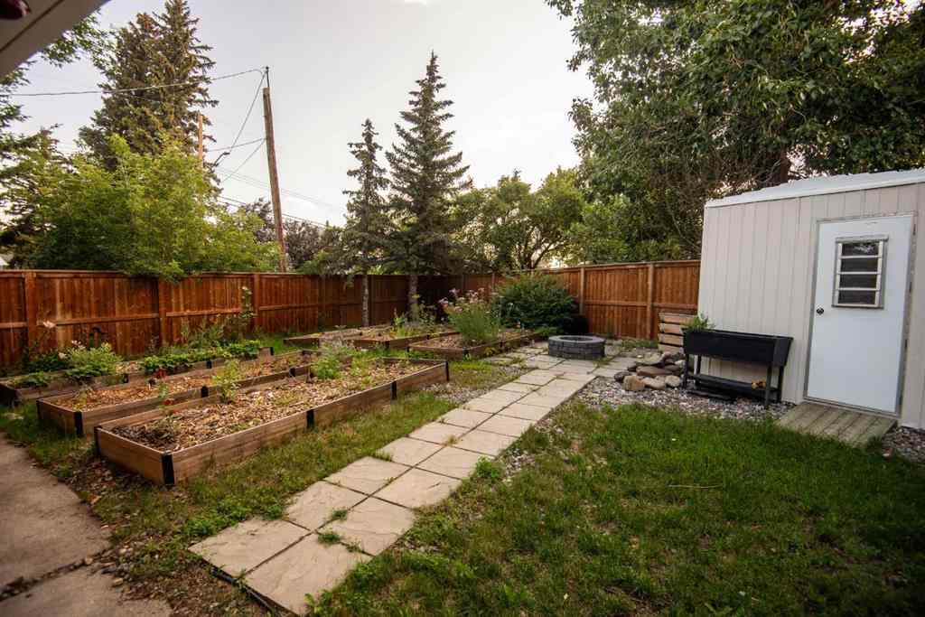 MLS® A2247700 - 942 Willow Street  in NONE Pincher Creek, Residential