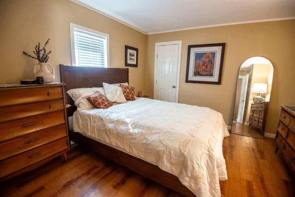 MLS® A2247700 - 942 Willow Street  in NONE Pincher Creek, Residential