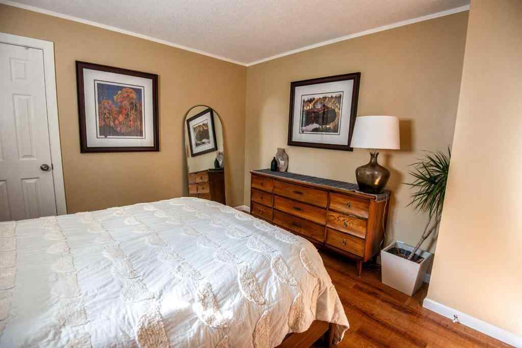 MLS® A2247700 - 942 Willow Street  in NONE Pincher Creek, Residential