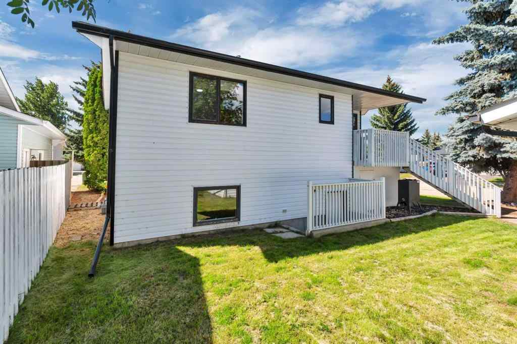 MLS® A2247704 - 11 Maple Bay  in Woodlands Lacombe, Residential