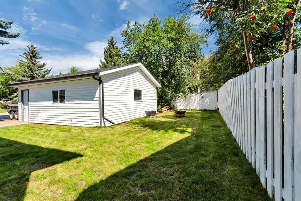 MLS® A2247704 - 11 Maple Bay  in Woodlands Lacombe, Residential