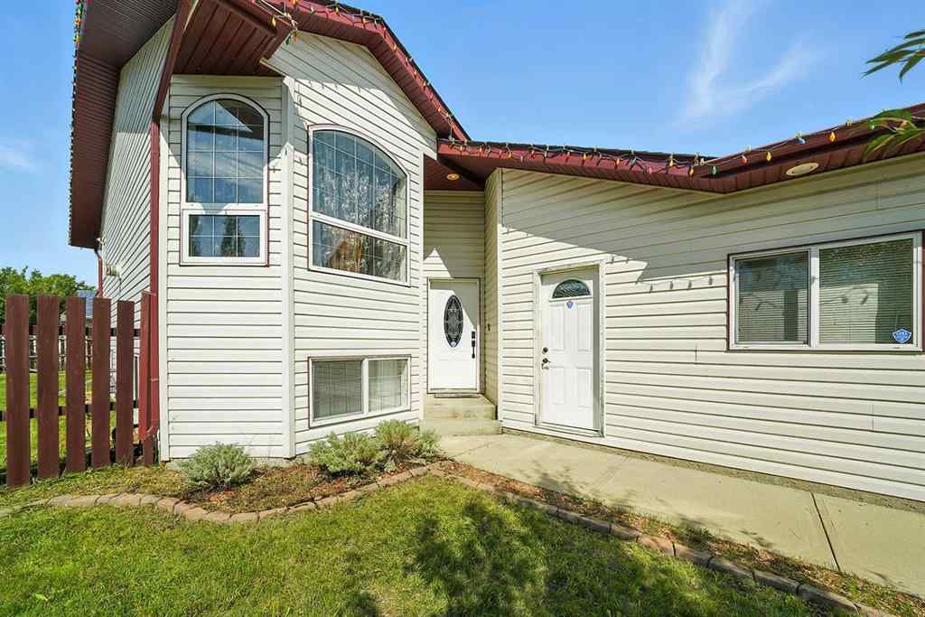 MLS® A2247705 - 108 Herder Drive  in Hewlett Park Sylvan Lake, Residential